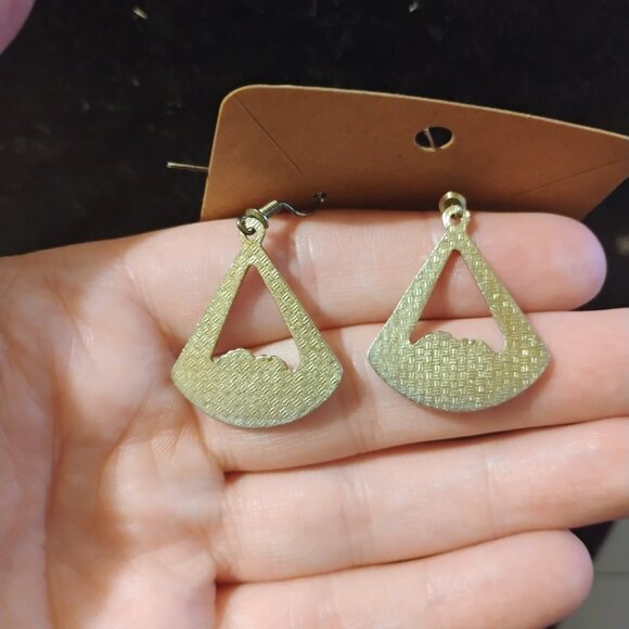 Cloisonne floral dangle earrings - Picture 3 of 3